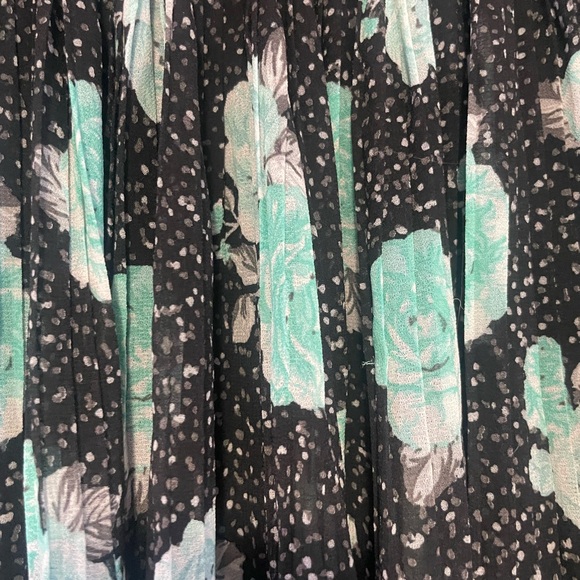 Teal flower pleated skirt Torrid 2X - Picture 7 of 7